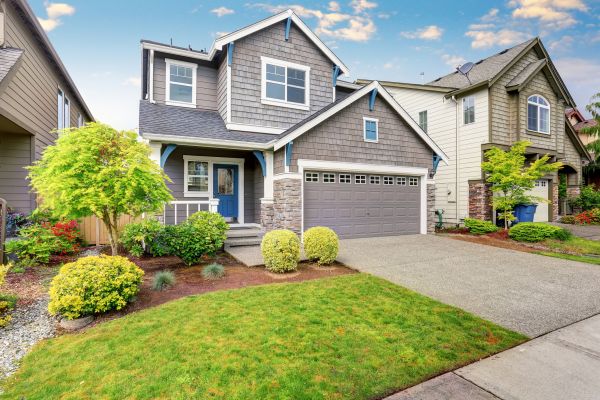 Curb Appeal Landscaping in Taylor